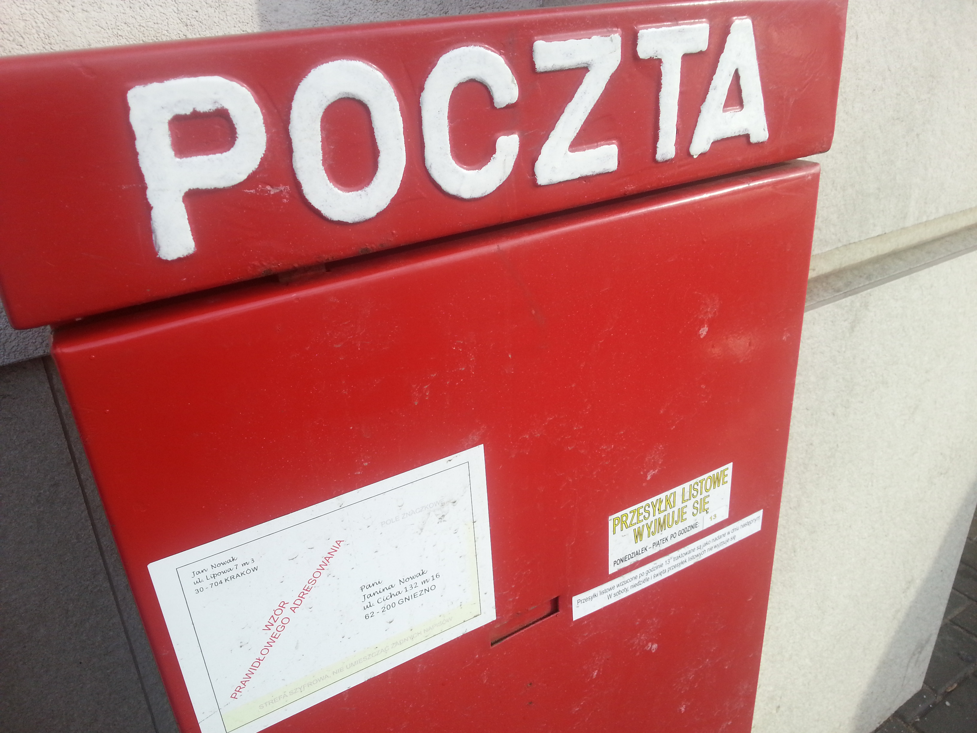 Czerwona skrzynka pocztowa