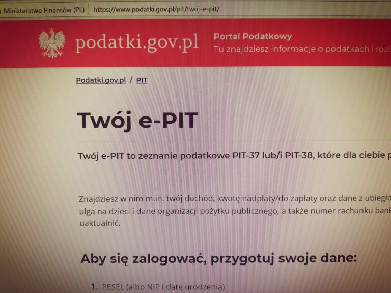 Strona internetowa, na której wyświetla się napis: Twój e - PIT