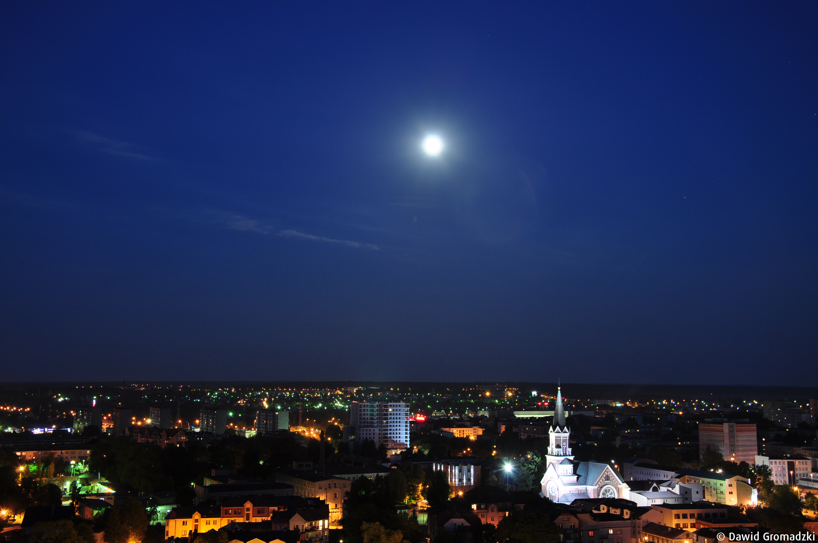 Widok z lotu ptaka na nocny Białystok