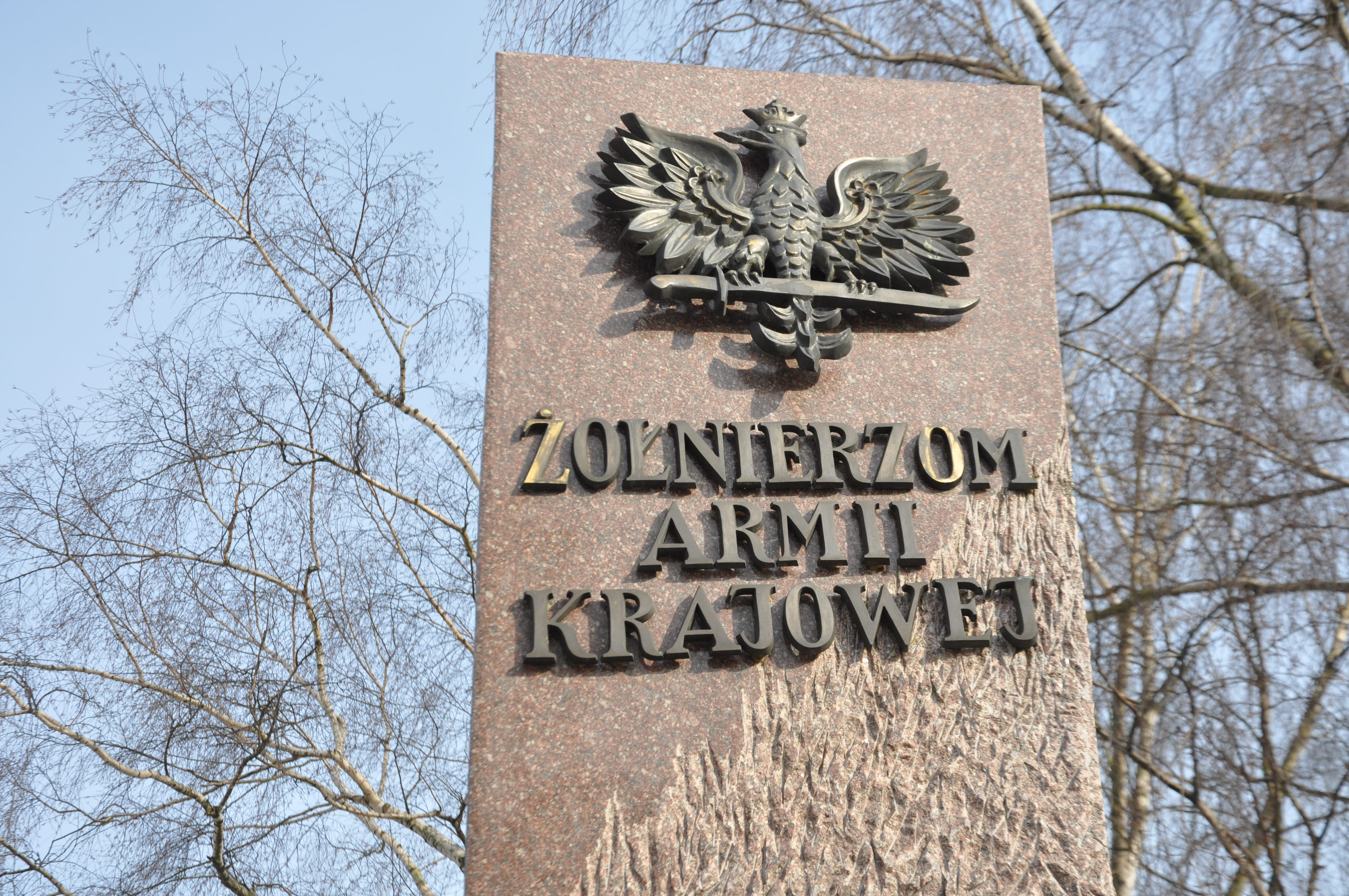 Fragment pomnika "Żołnierzom Armii Krajowej"