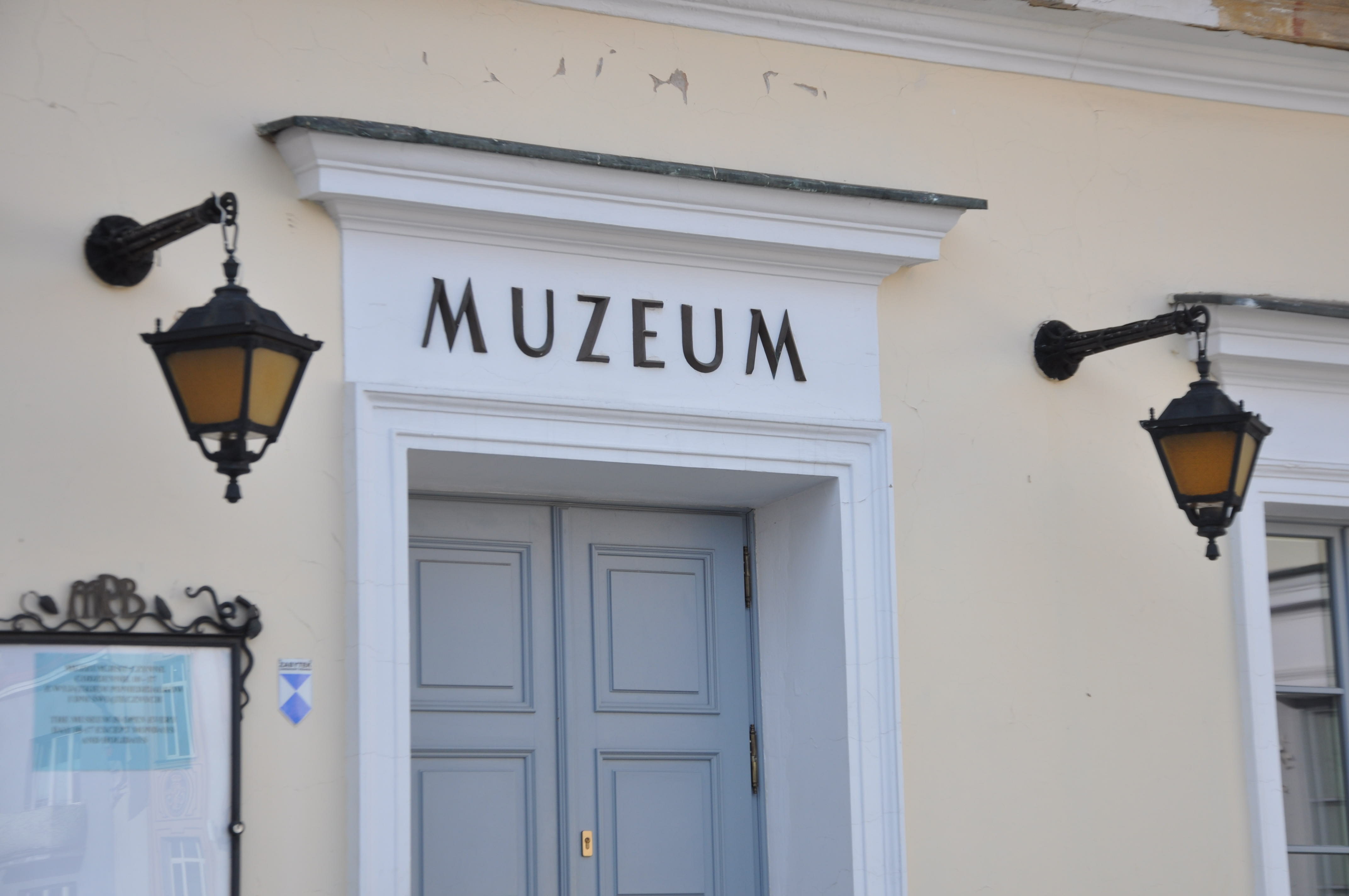 Drzwi wejściowe do Muzeum