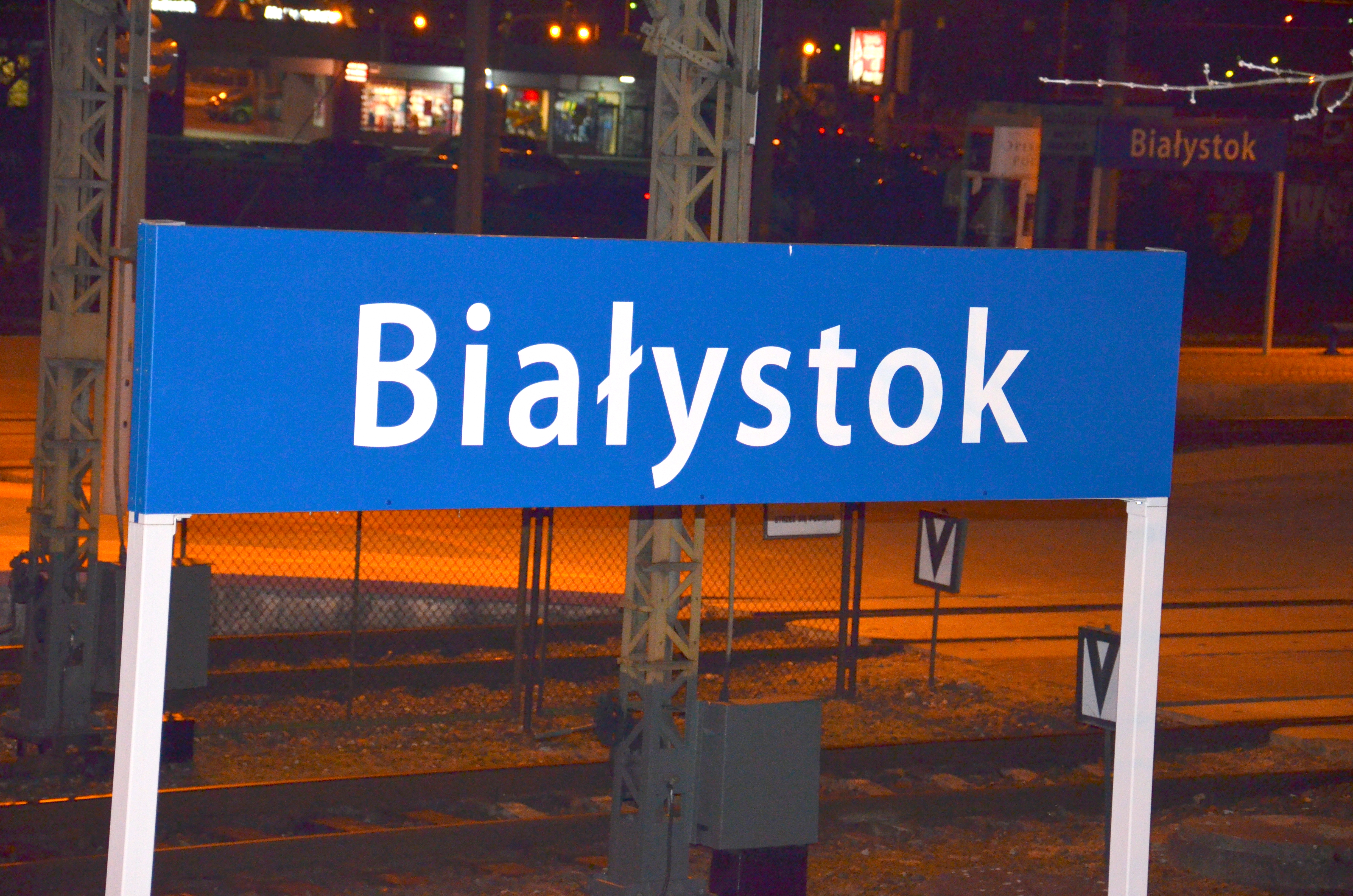 Tablica z napisem Białystok na dworcu PKP