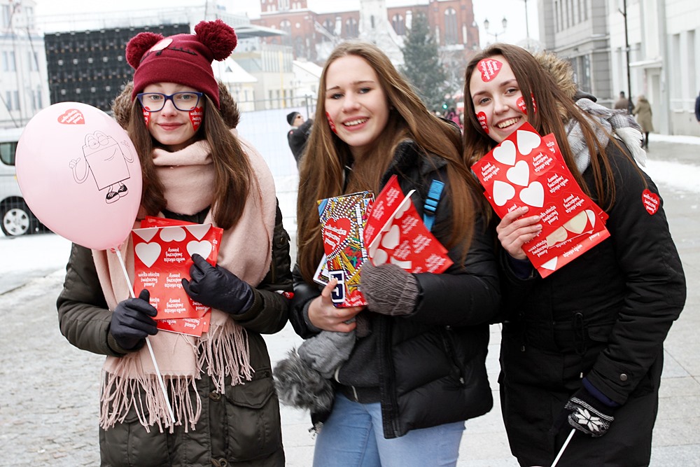 Wolontariuszki WOŚP na ulicy