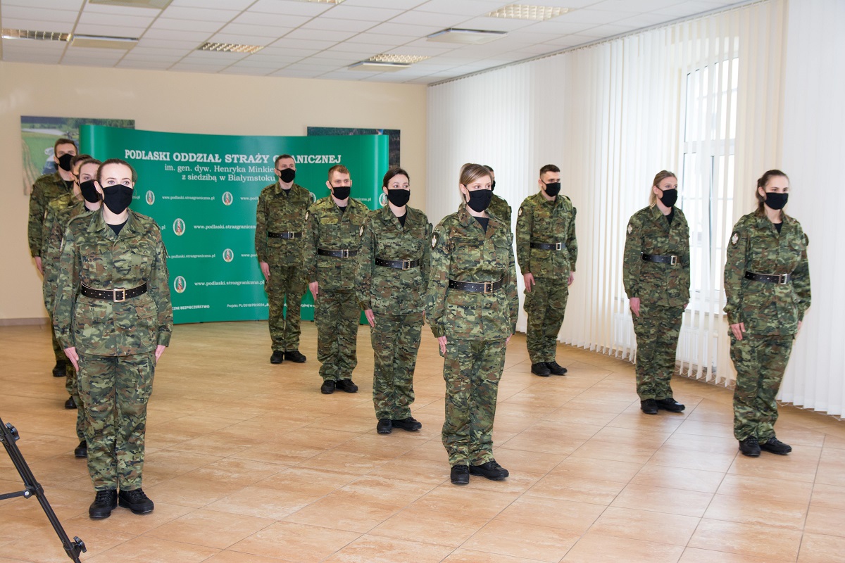 ślubowanie nowych funkcjonariuszy POSG
