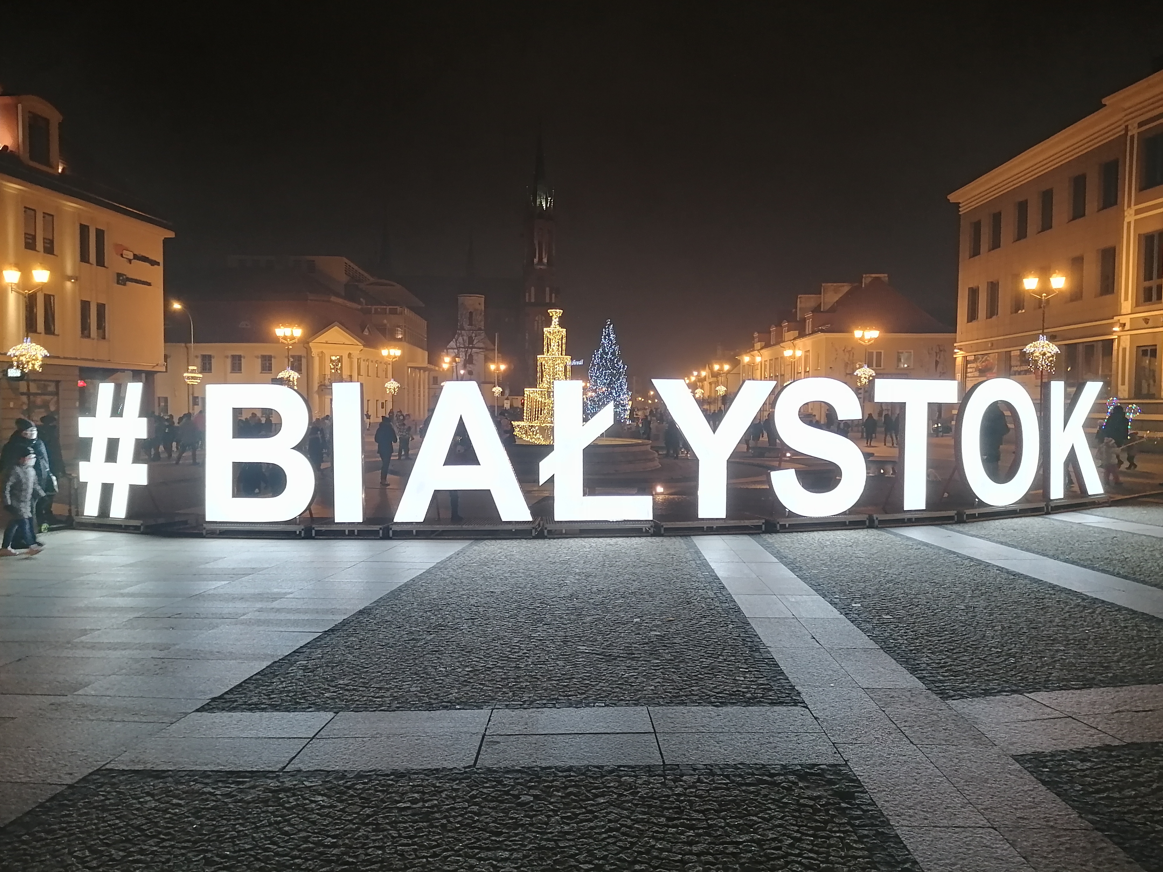 Instalacja świetlna - podświetlony napis Białystok