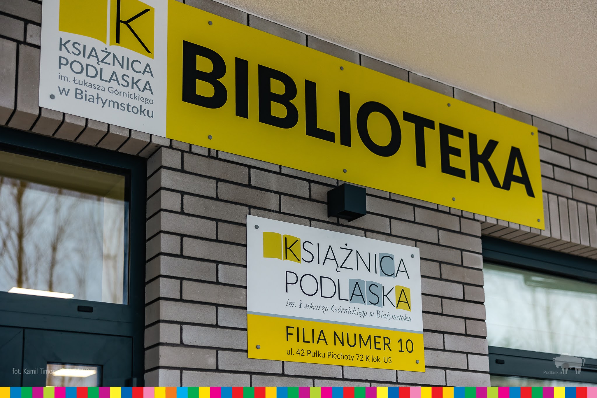 Wejście do budynku biblioteki