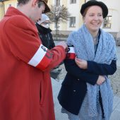 Maturzyści na studniówce miejskiej na Rynku Kościuszki