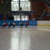Kadra w short tracku trenuje na lodowisku BOSiR przed wyjazdem na igrzyska olimpijskie w Pekinie 2022