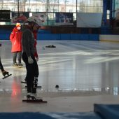 Kadra w short tracku trenuje na lodowisku BOSiR przed wyjazdem na igrzyska olimpijskie w Pekinie 2022