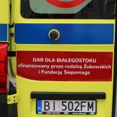 żółty ambulans