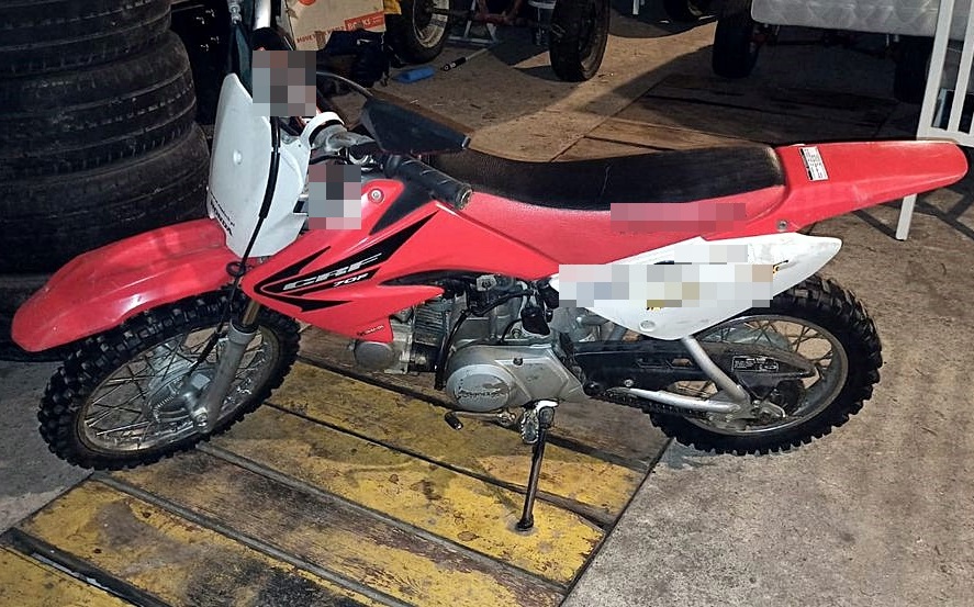 Mały czerwony motocykl