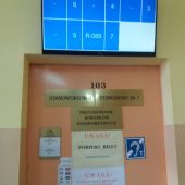 Drzwi wejściowe do biura paszportowego