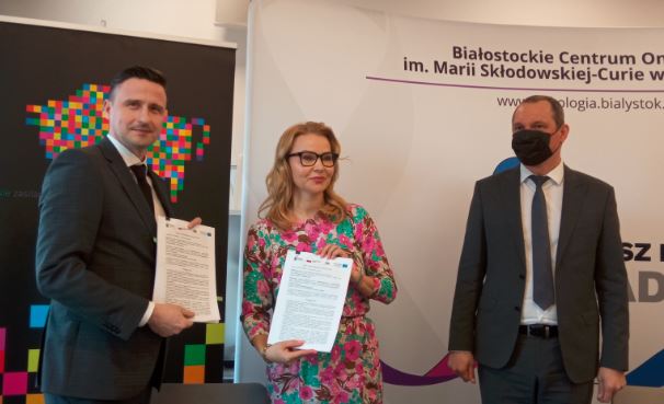 Ludzie podczas spotkania na konferencji prasowej