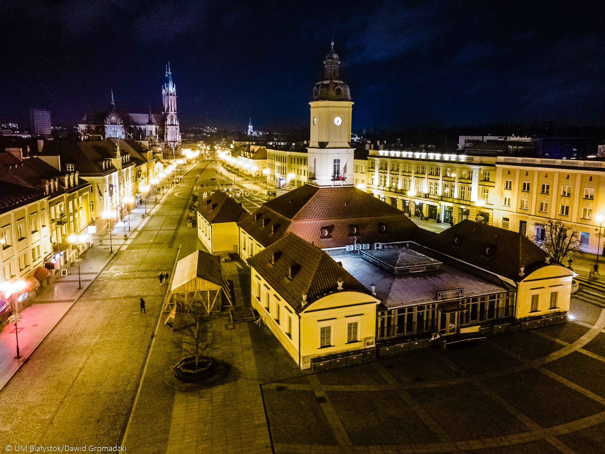 Rynek Kościuszki w Białymstoku i budynek ratusza
