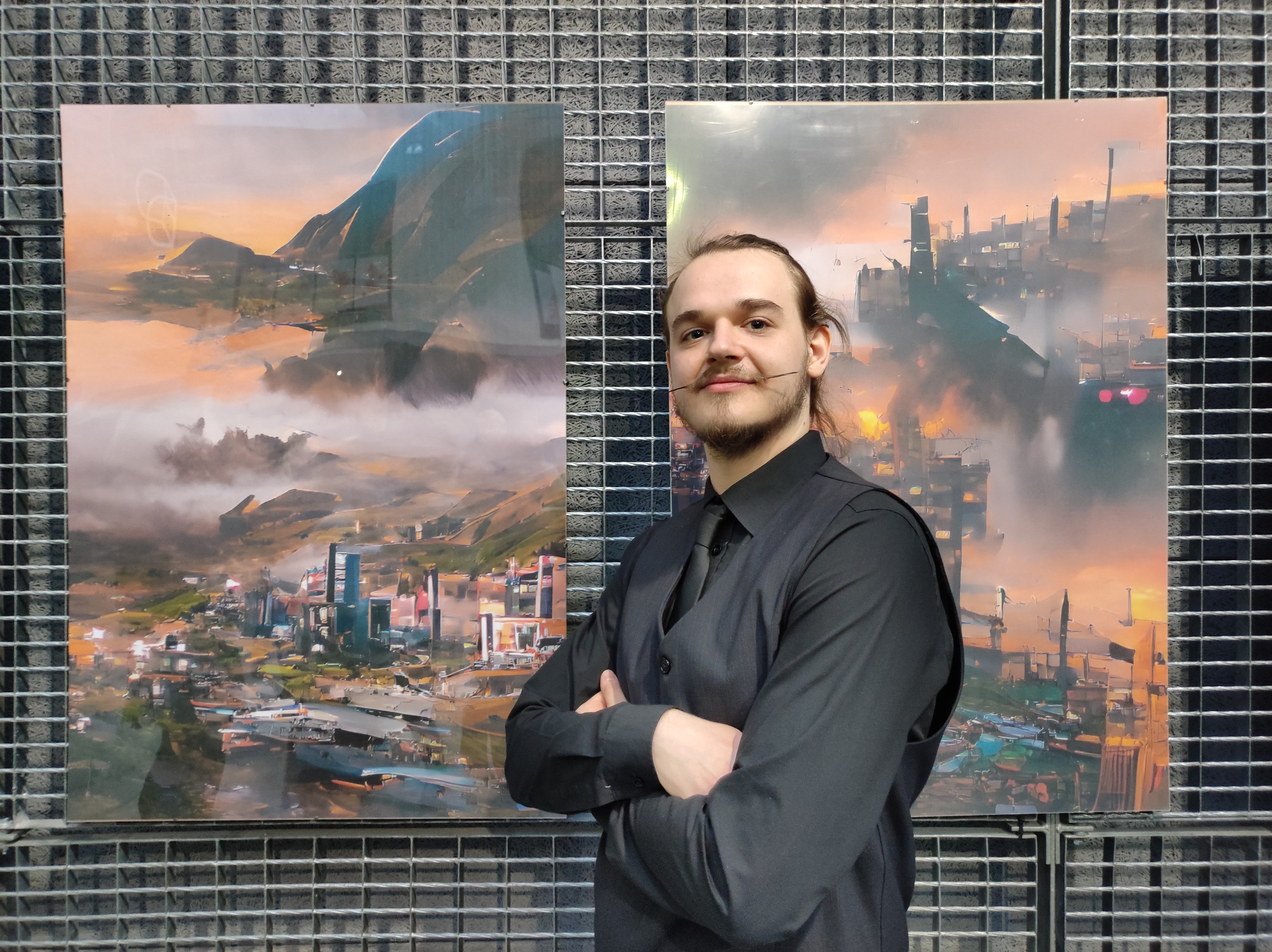 Autor przy swoich pracach