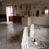 Puste i zdemontowane pomieszczenia klubu
