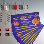 zaprooszenia na radiowej konsolecie