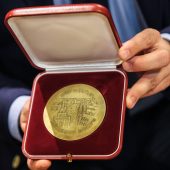 Medal „Urbi Meritus – Zasłużony Miastu”