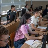 Studenci podczas wykładów