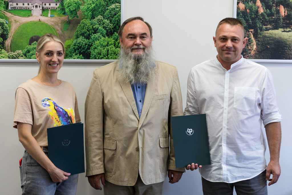 podpisanie umowy między uczelniami