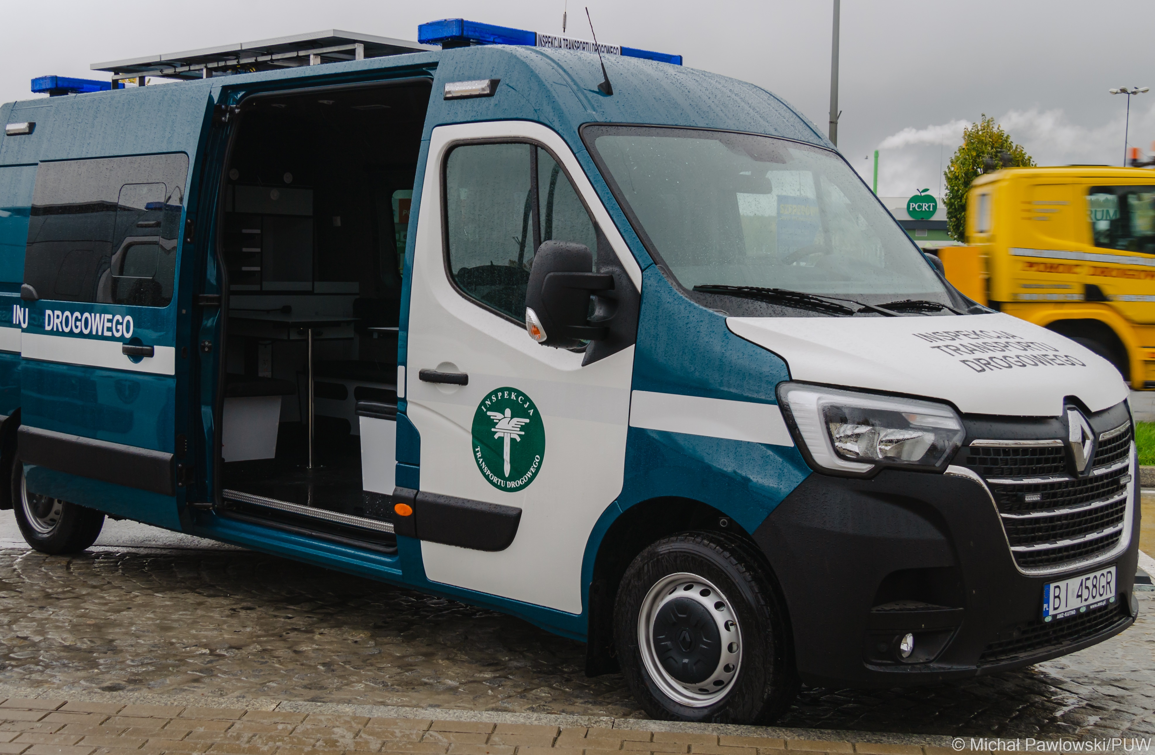 nowy radiowóz Wojewódzkiej Inspekcji Transportu Drogowego