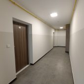 Korytarz w nowym budynku