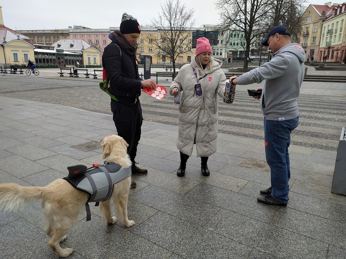 Wolontariusze podczas kwesty