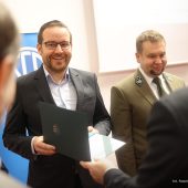 Uśmiechnięci mężczyźni.