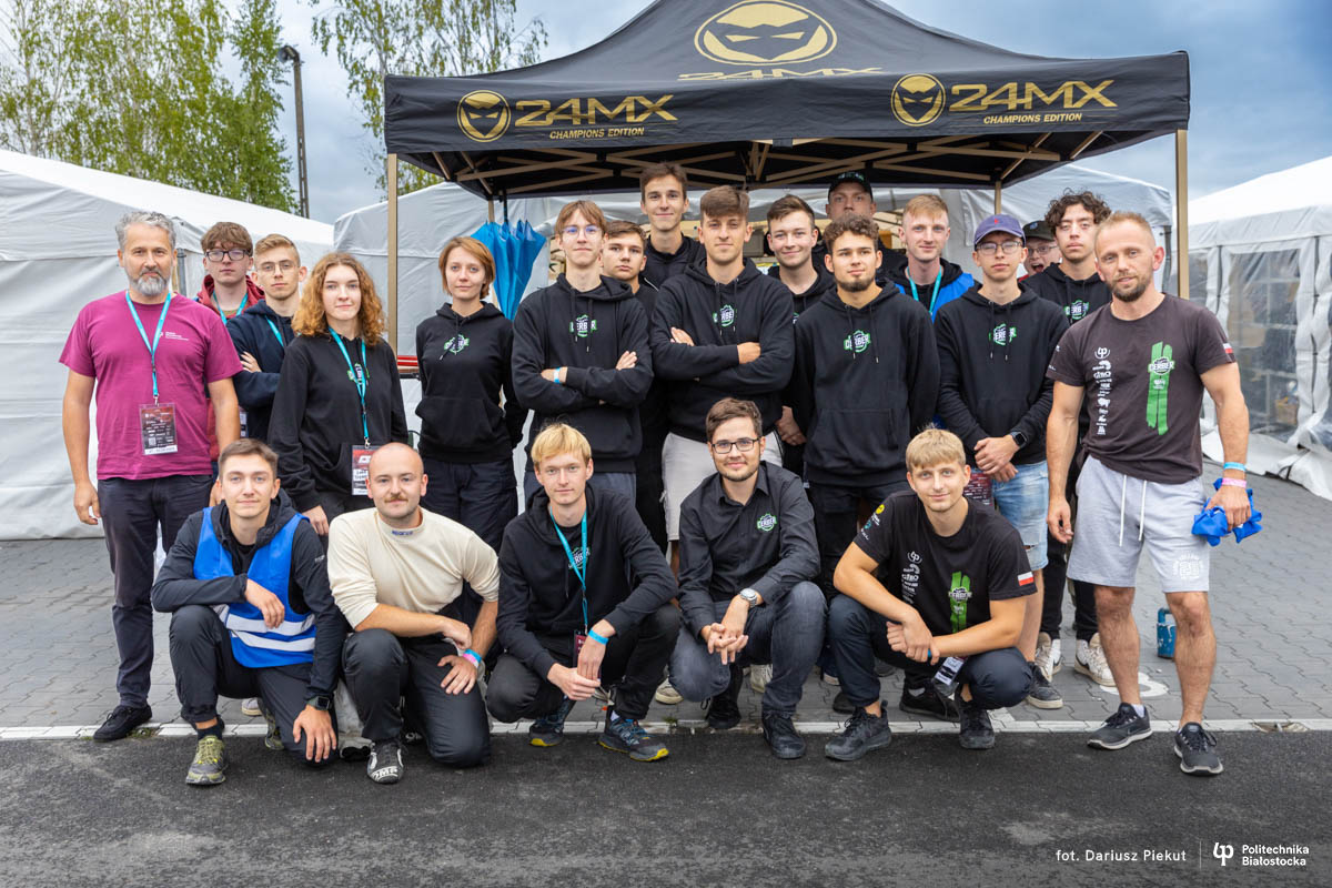 Drużyna Cerber Motorsport z Politechniki Białostockiej na zawodach Formula Student Poland, fot. Dariusz Piekut