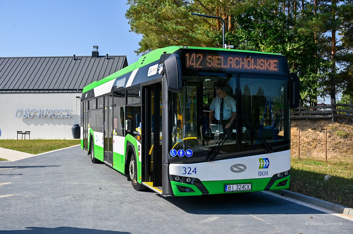 Autobus stoi na zajezdni