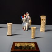 Rzeźby na wystawie.
