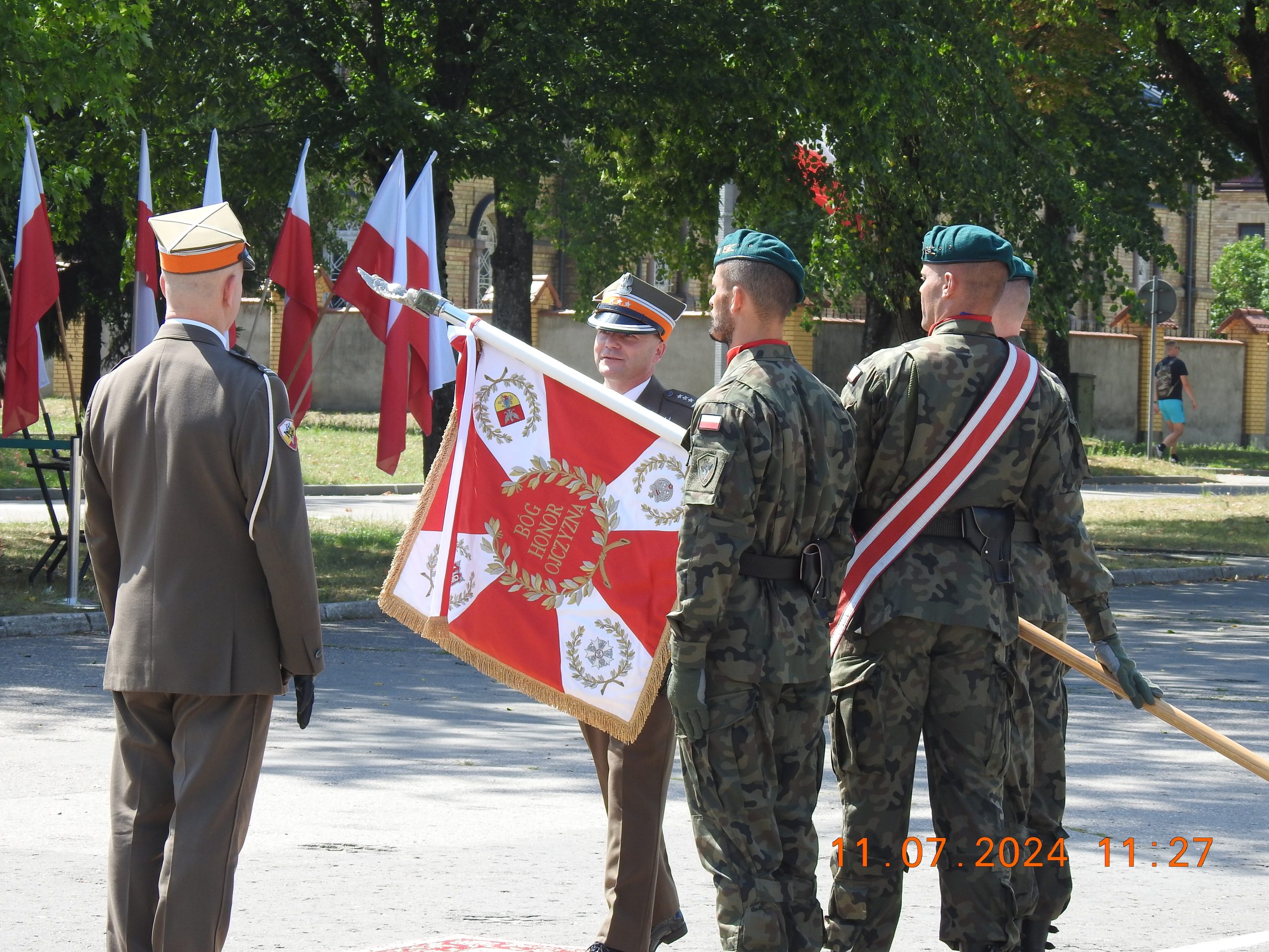 Przekazanie obowiązków nowemu dowódcy 18. Pułku Rozpoznawczego w Białymstoku