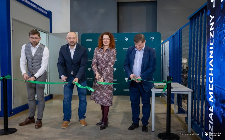 Otwarcie kontenerowego laboratorium spalania