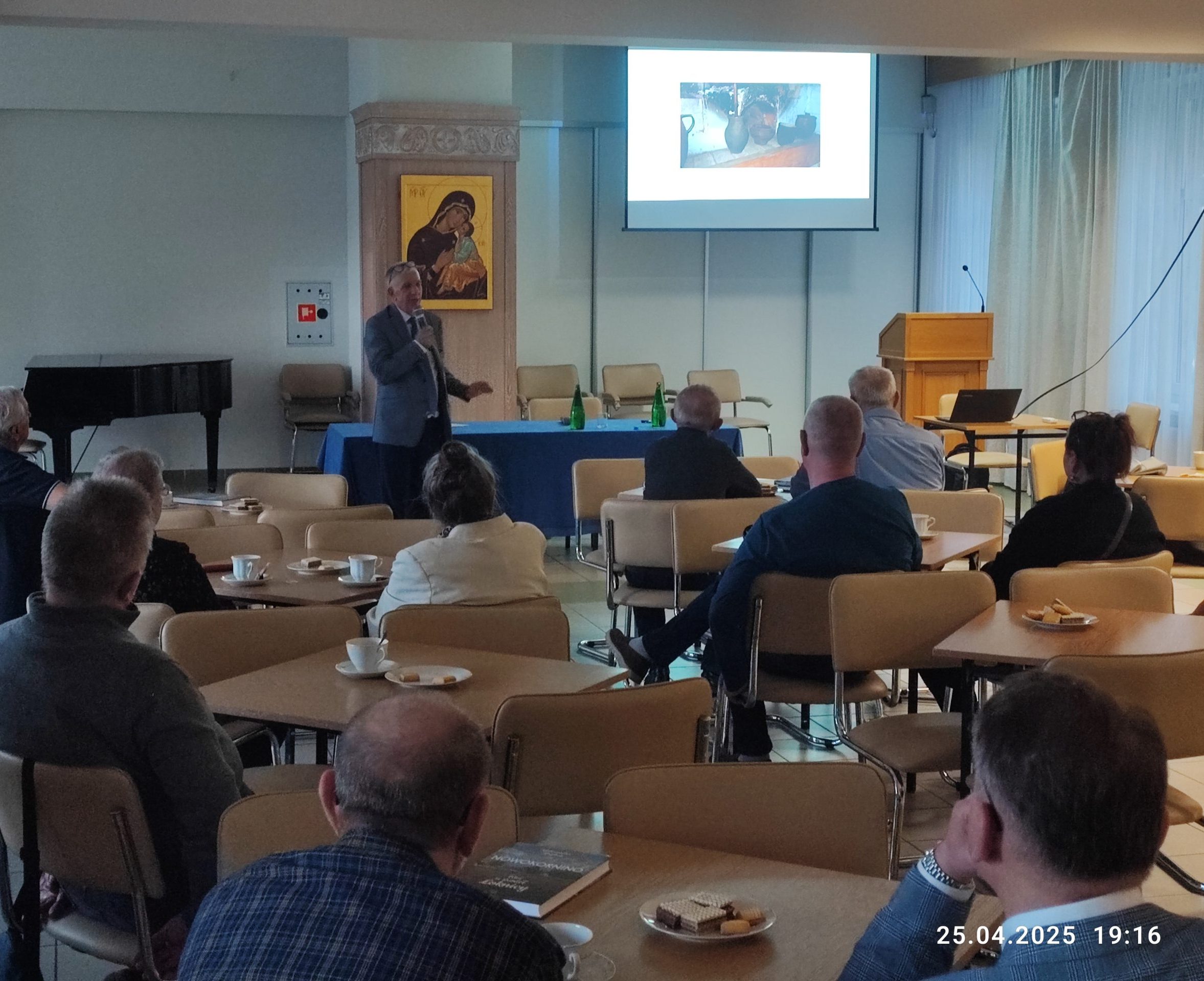 Aleksander Kiryluk podczas spotkania autorskiego
