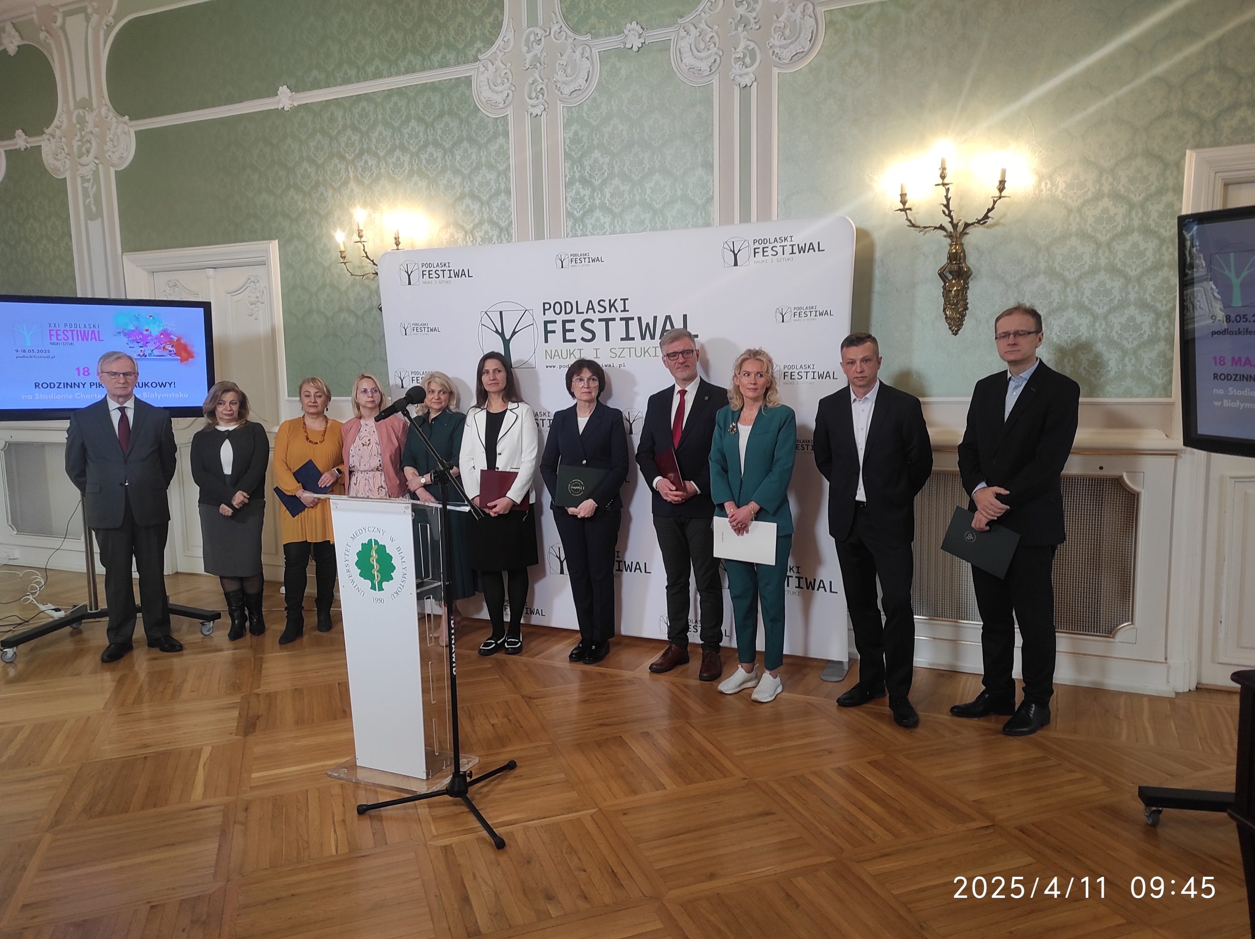 uczestnicy konferencji w auli magna