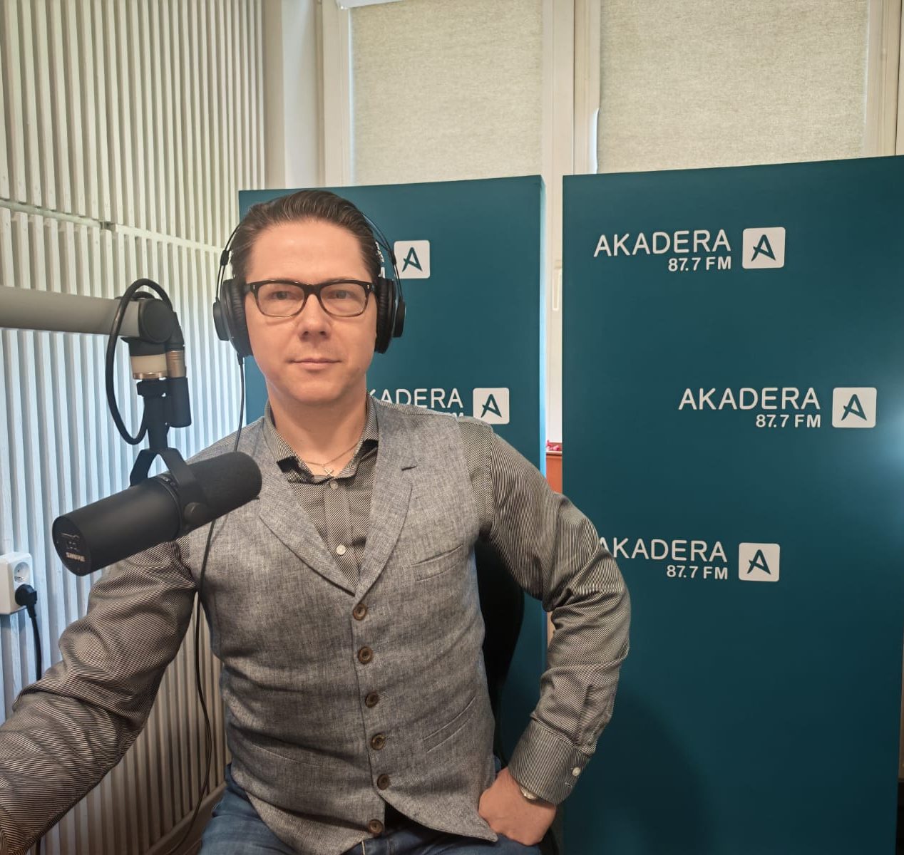Tomasz Czajkowski w studio Akadera