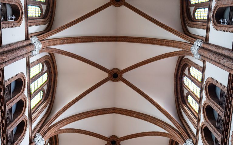 Sklepienia po naprawie – widok od dołu_