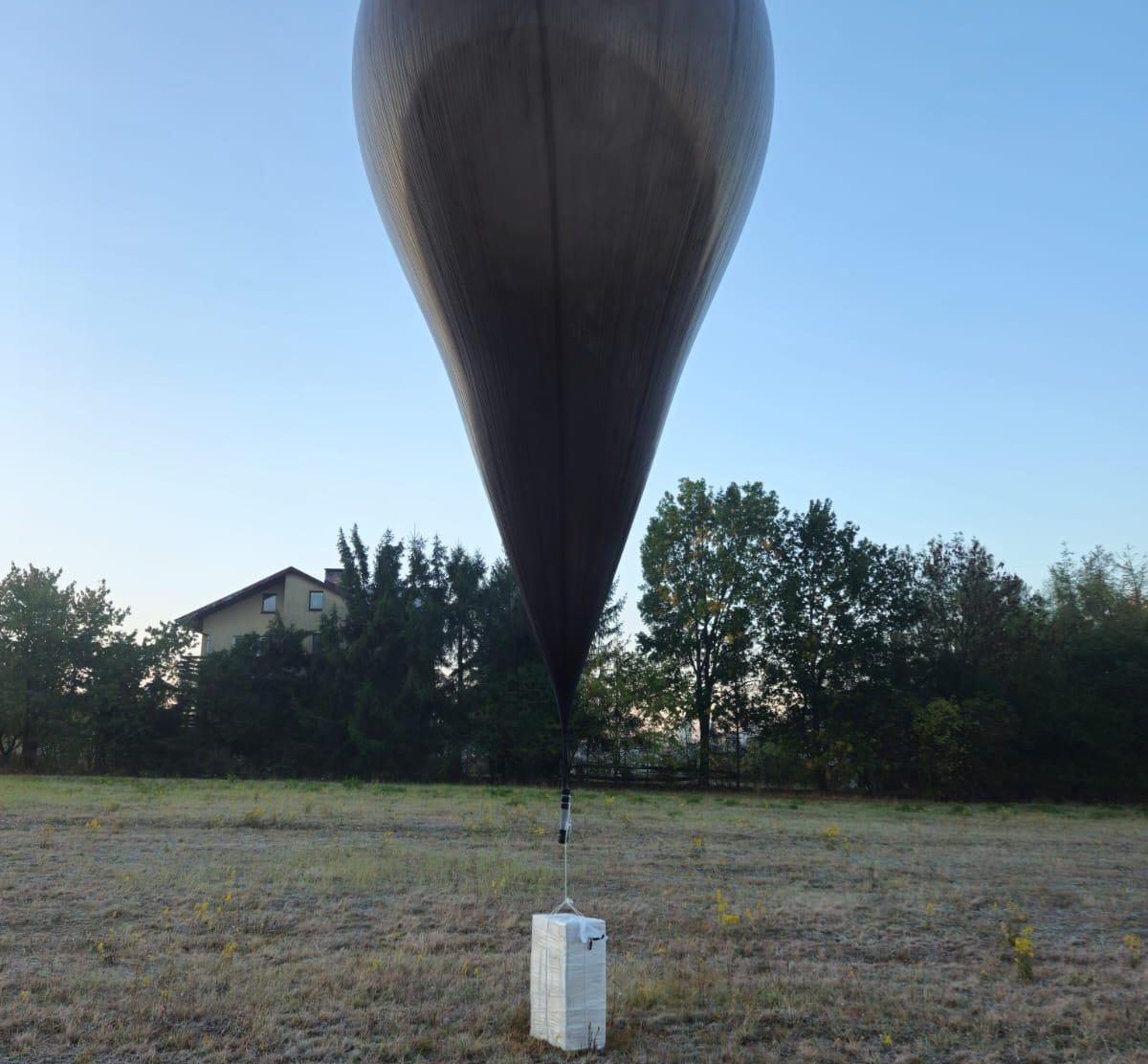 balon na ogrodowej