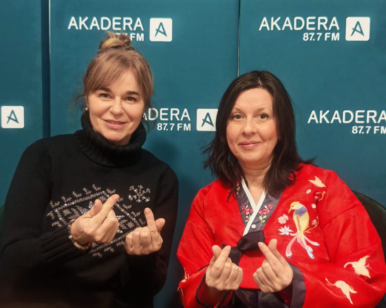 Bernarda Nikitorowicz i Małgorzata Adamowicz-Nosowska w studio radia Akadera