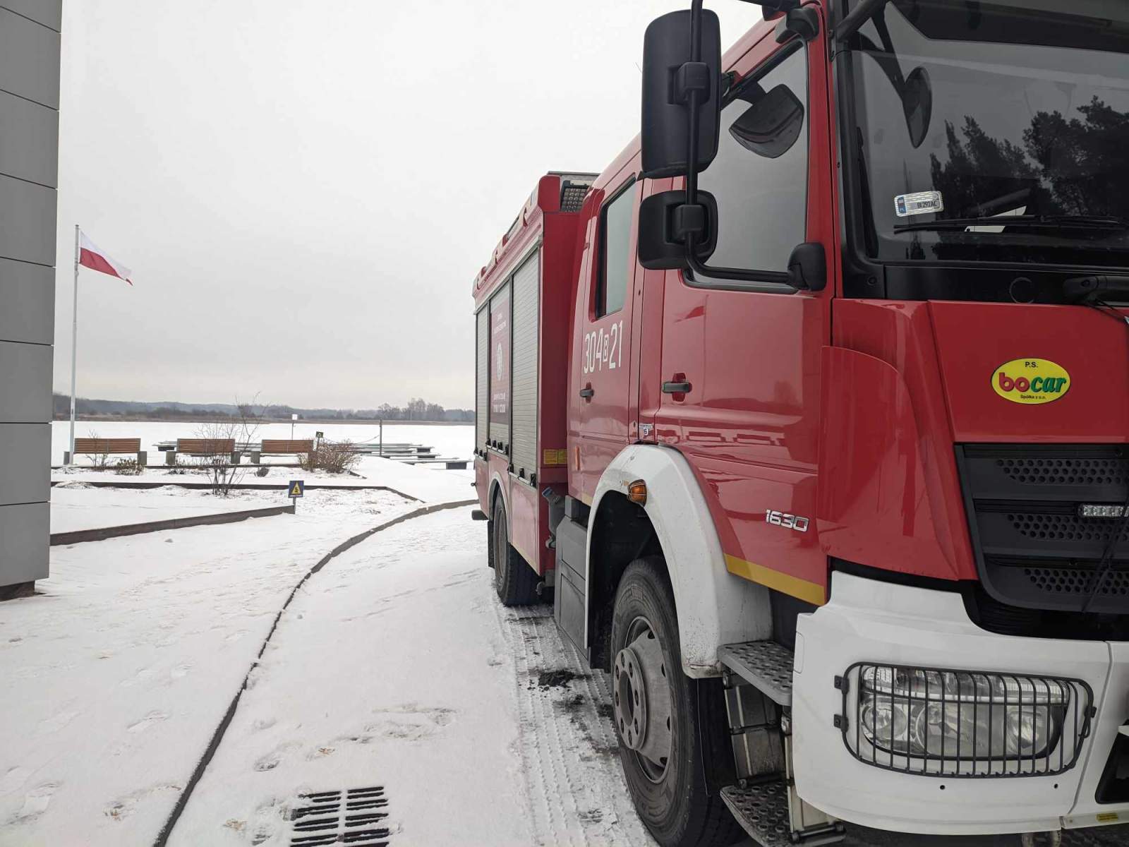 Ćwiczenia strażaków na zamarzniętym akwenie, fot. Hanna Kość