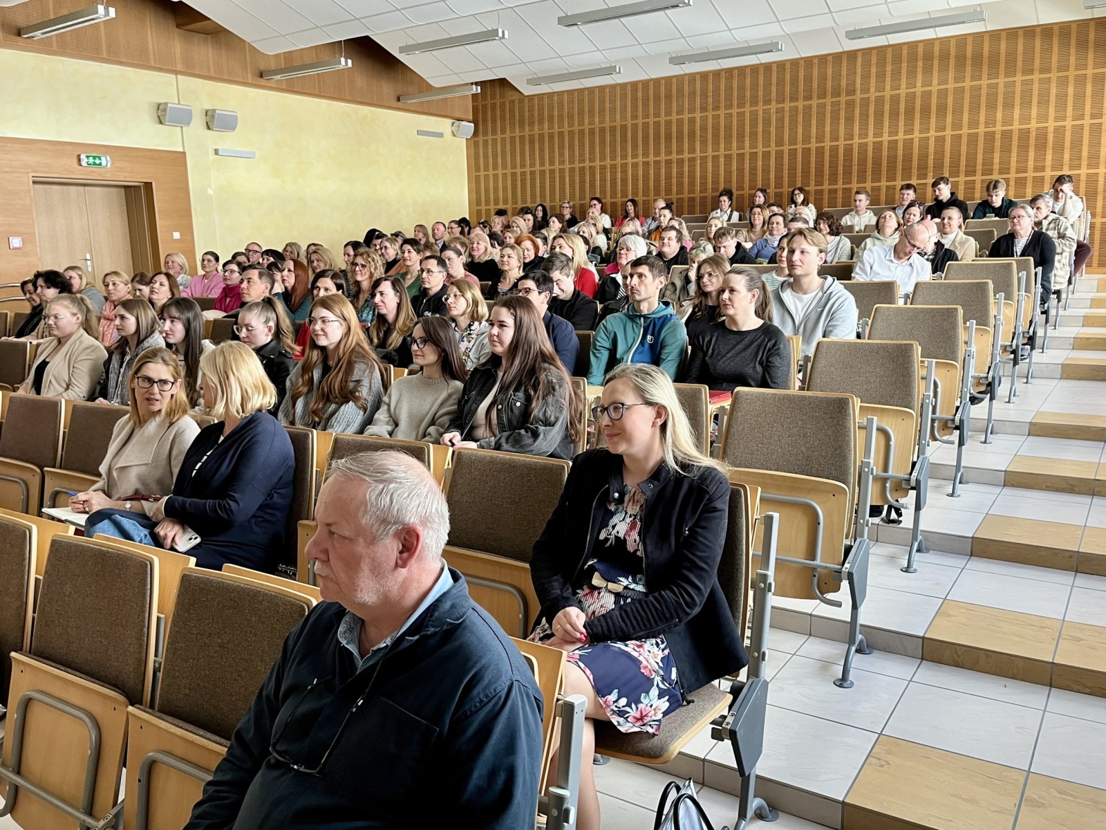 Temat snu przyciągnął szeroką publiczność – od studentów po pracowników uczelni i gości z zewnątrz., fot. A. Jakuć