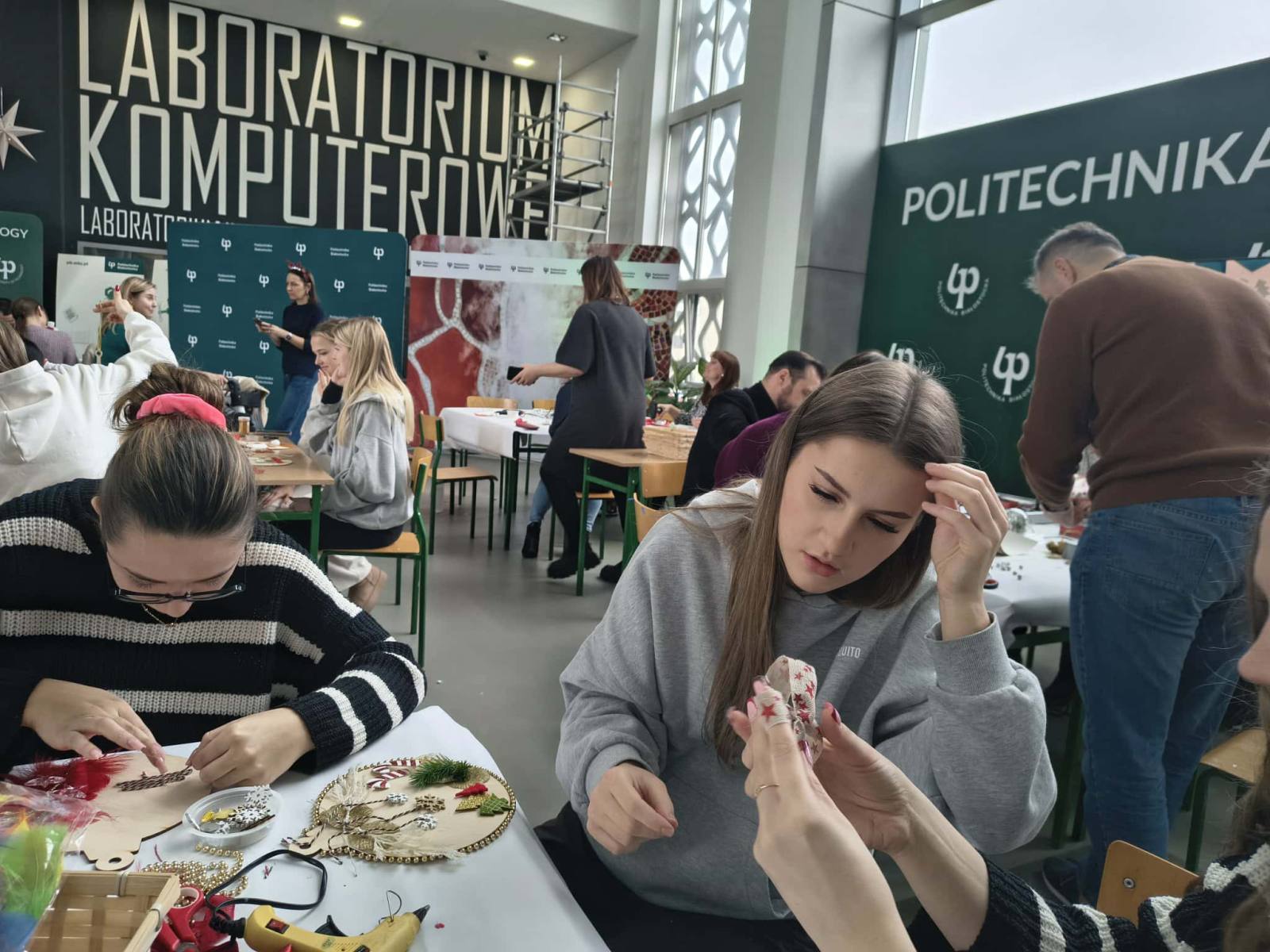 Dekorowanie bombek, fot. Hanna Kość