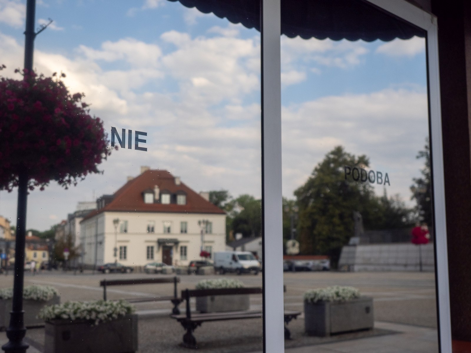 Galeria im. Sleńdzińskich, Po drugiej stronie, fot. Jerzy Doroszkiewicz