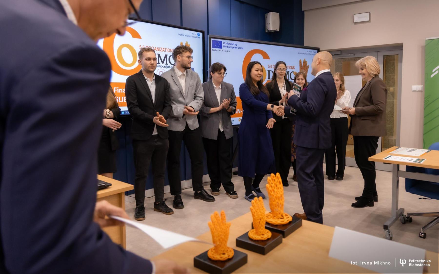 2026-03-27- WIZ-HI-HUMAN-RESILIENT-SUSTAIN INNOVATOR 5.0-fot-Iryna-Mikhno-PB