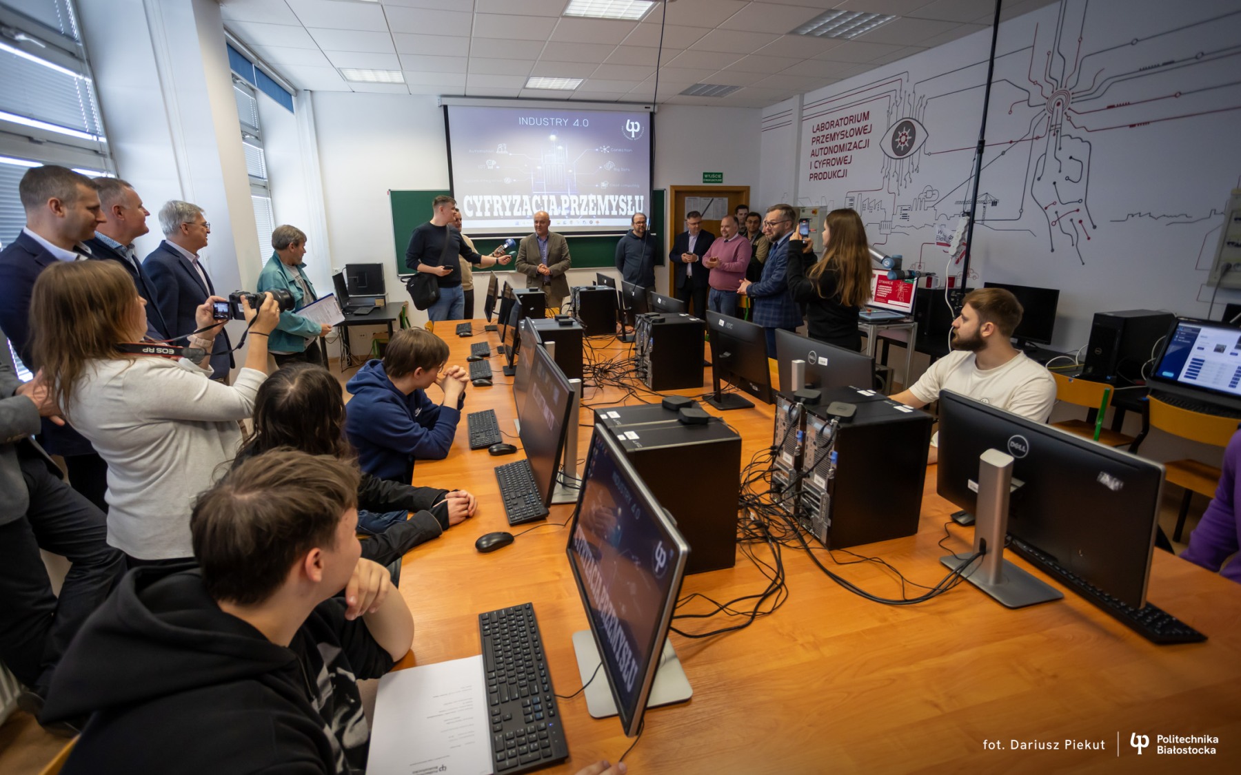 2025-05-20-Otwarcie-Laboratorium-Przemysłowej-Autonomizacji-i-Cyfrowej-Produkcyjna-WE-fot-Dariusz-Piekut-PB