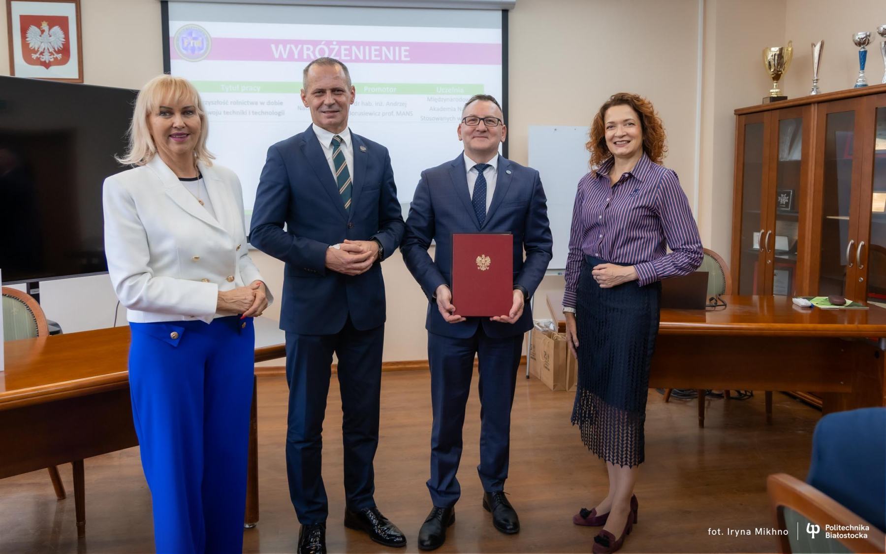 2026-03-30-Laureaci-najlepszych-prac-dyplomowych-IV edycja-konkurs-o-dyplom-nagroda-Prezesa-Podlaskiego-fot-Iryna-Mikhno-PB