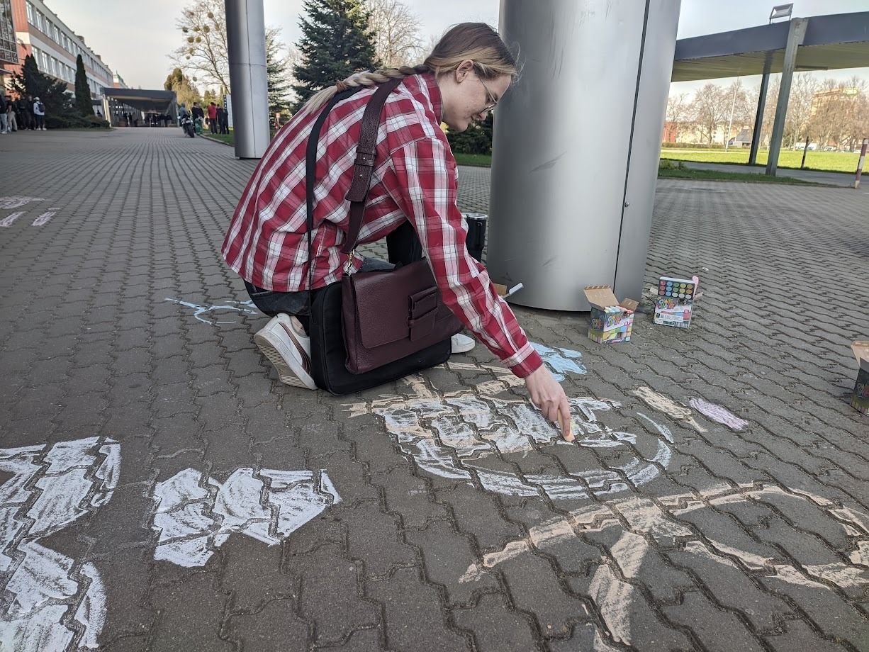 Malowanie kredą na kampusie PB, fot. Hanna Kość