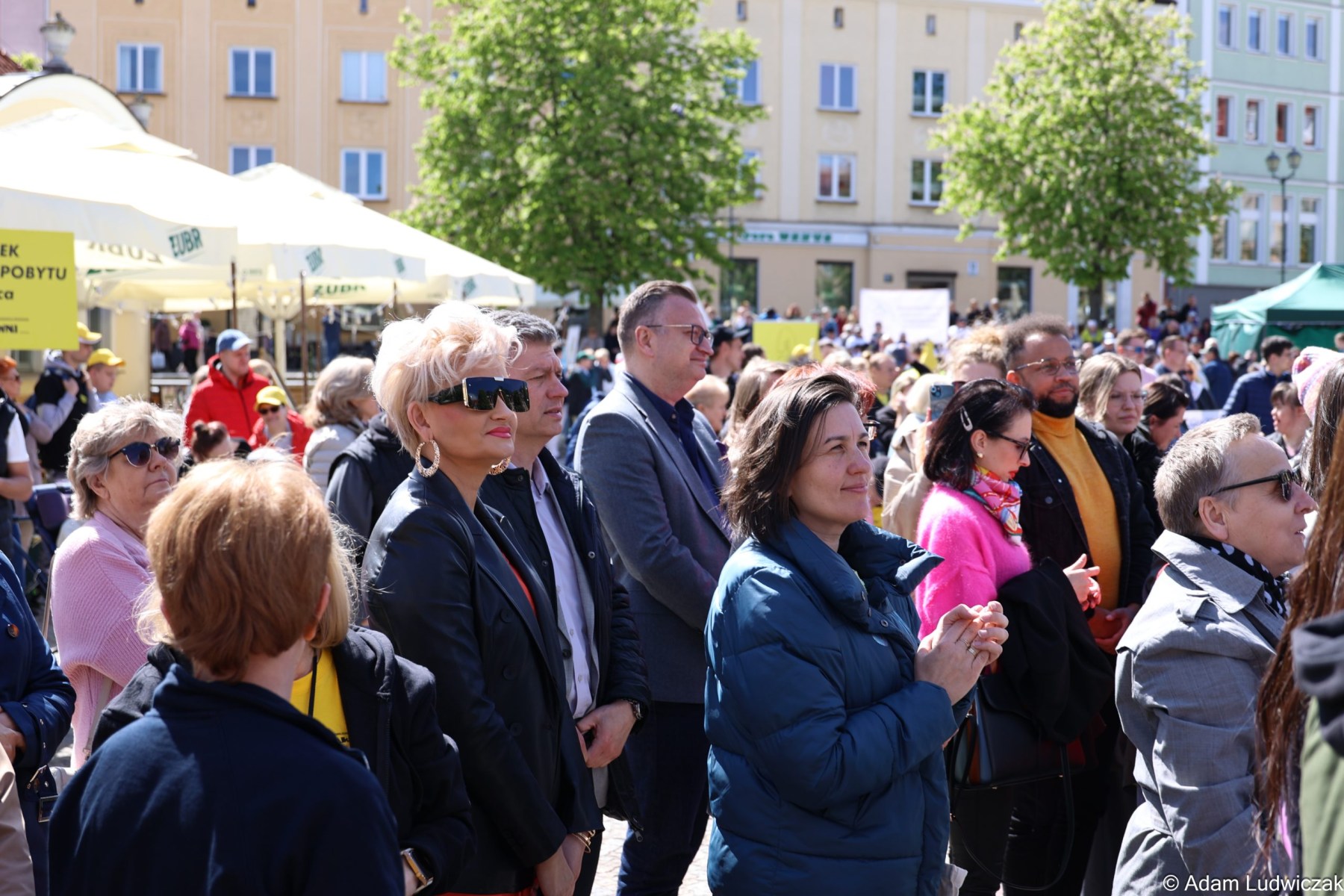 Marsz godności tradycyjnie zgromadził również przedstawicieli władz miasta i lokalnych instytucji, fot. Adam Ludwiczak