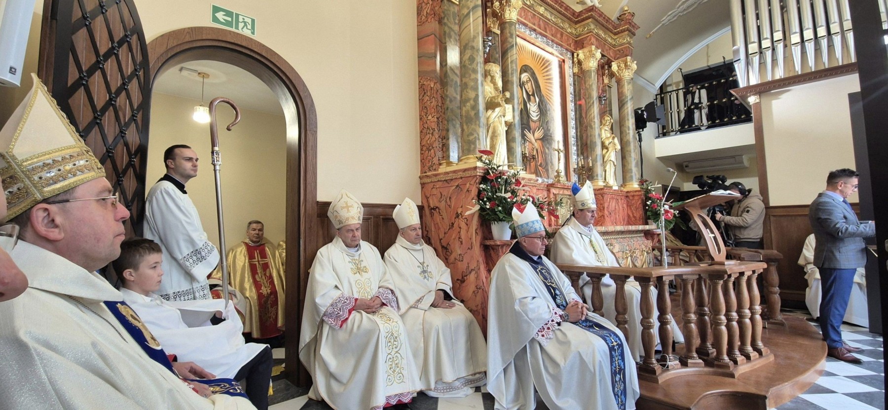 Poświęcenie kaplicy Matki Bożej Ostrobramskiej w Łapach, fot. T. Łapiński/ parafia Św. Krzyża