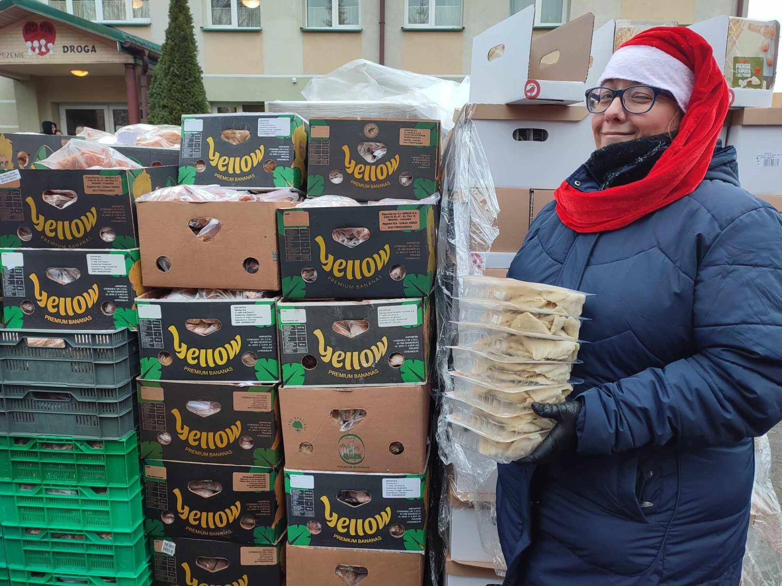 Paczki dla ubogich Stowarzyszenia Droga, fot. Hanna Kość